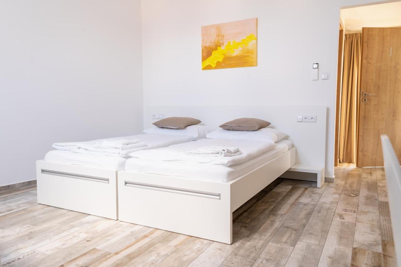 Penzion Vinarstvi Konitz Znojmo Exteriör bild